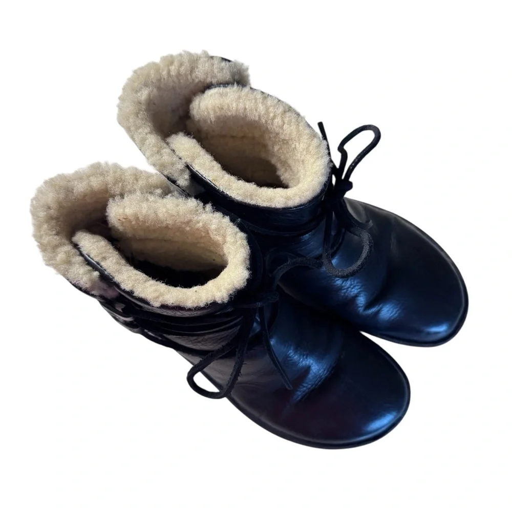 UGG Australia Caspia Black Leather Winter Ankle Boots Size 8
